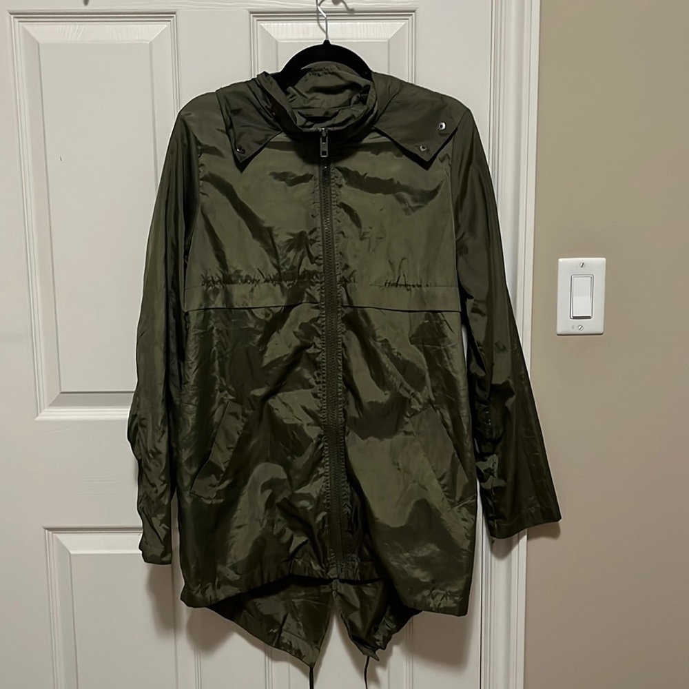 Longline green windbreaker